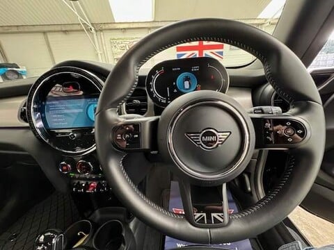 Mini Hatch COOPER EXCLUSIVE 17