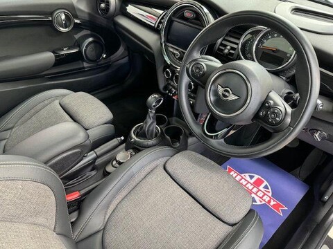 Mini Hatch COOPER 6