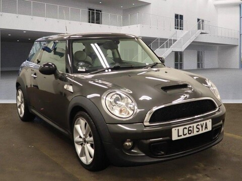 Mini Hatch COOPER S 1