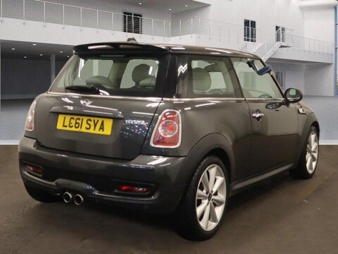 Mini Hatch COOPER S 2