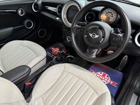 Mini Hatch COOPER S 16