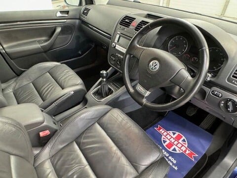 Volkswagen Golf GT SPORT TSI 11