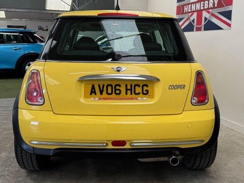 Mini Hatch COOPER 8