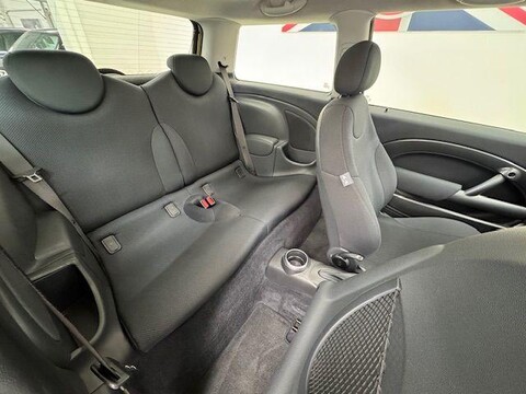 Mini Hatch COOPER 13