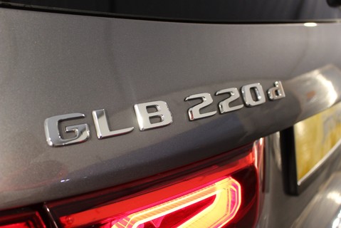Mercedes-Benz GLB GLB 220 D [190] DIESEL 4MATIC AMG LINE PREMIUM AUTOMATIC 23