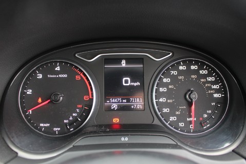 Audi A3 TDI S LINE 1.6 DIESEL [115] MANUAL 31