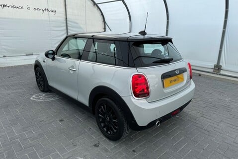 Mini Hatch COOPER 1.5 [135] PETROL MANUAL 16