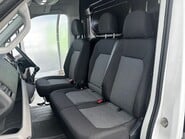 Volkswagen Crafter CR35 2.0TDI L H/R P/V STARTLINE 10