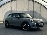 Mini Hatch COOPER EXCLUSIVE 1.5T [134] 3DR Manual 1