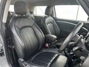 Mini Hatch COOPER EXCLUSIVE 1.5T [134] 3DR Manual 9