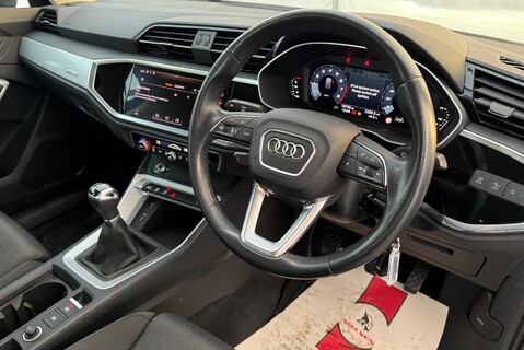 Audi Q3 1.5 [150] TFSI SPORT MANUAL 25