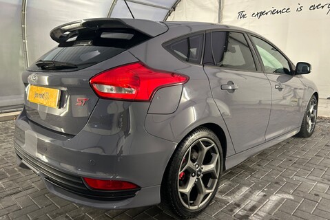 Ford Focus ST-3 2.0 [250] PETROL MANUAL 14