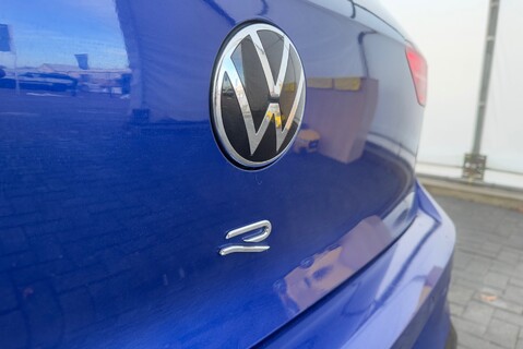 Volkswagen Golf R 2.0TSI [304] 4MOTION DSG 23