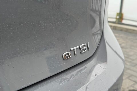 Volkswagen Golf R-LINE ETSI 1.5 [150] DSG AUTOMATIC PETROL 21