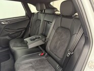 Porsche Macan 2.0T [242] PDK 13