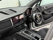 Porsche Macan 2.0T [242] PDK 23
