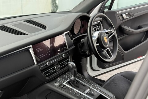 Porsche Macan 2.0T [242] PDK 23