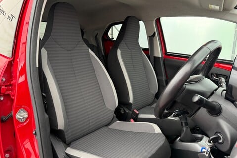 Toyota Aygo VVT-I X-TREND 1.0 [70] PETROL MANUAL 15
