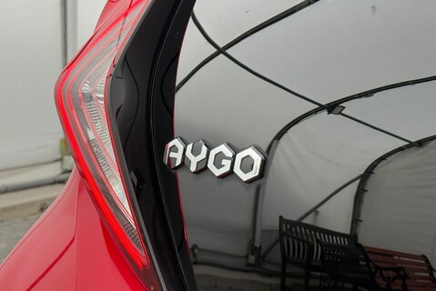 Toyota Aygo VVT-I X-TREND 1.0 [70] PETROL MANUAL 21