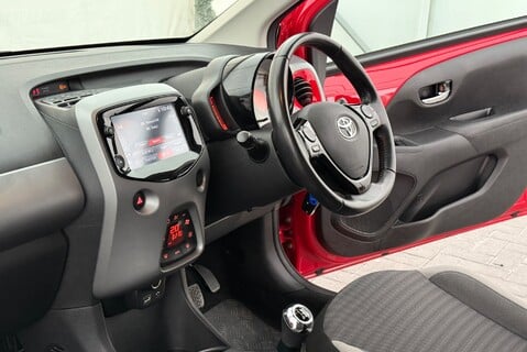 Toyota Aygo VVT-I X-TREND 1.0 [70] PETROL MANUAL 23
