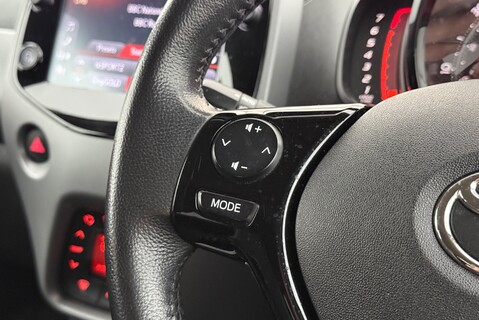 Toyota Aygo VVT-I X-TREND 1.0 [70] PETROL MANUAL 32