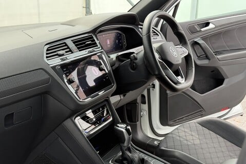 Volkswagen Tiguan R-LINE TDI 2.0 [150] DIESEL DSG AUTOMATIC 22