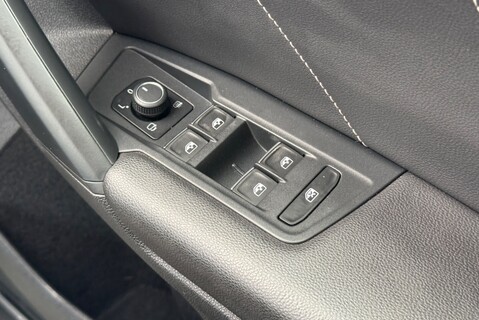Volkswagen Tiguan R-LINE TDI 2.0 [150] DIESEL DSG AUTOMATIC 40