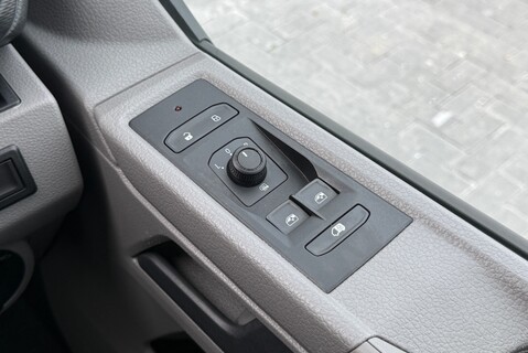 Volkswagen Transporter T28 TDI 2.0 [110] DIESEL P/V STARTLINE MANUAL 32