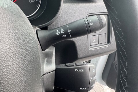 Dacia Duster 1.0 [90] PETROLPRESTIGE TCE MANUAL 28