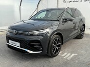 Volkswagen Tiguan R-LINE eTSI [150] DSG 3