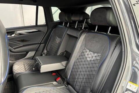 Volkswagen Tiguan R-LINE eTSI [150] DSG 11