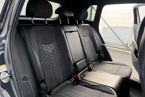 Volkswagen Tiguan R-LINE eTSI [150] DSG 13