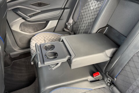 Volkswagen Tiguan R-LINE eTSI [150] DSG 16