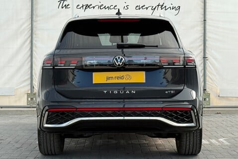 Volkswagen Tiguan R-LINE eTSI [150] DSG 17
