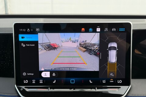 Volkswagen Tiguan R-LINE eTSI [150] DSG 29