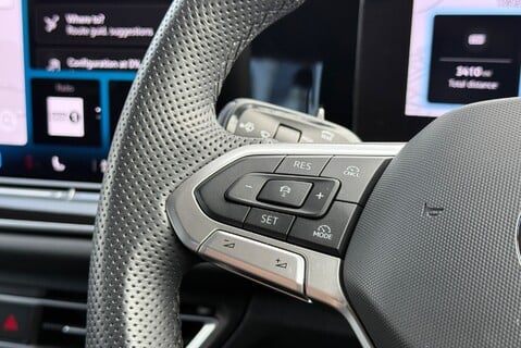 Volkswagen Tiguan R-LINE eTSI [150] DSG 35