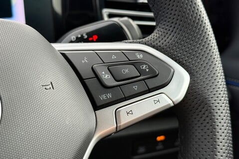 Volkswagen Tiguan R-LINE eTSI [150] DSG 39