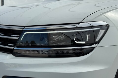 Volkswagen Tiguan R-LINE TECH 2.0TSI [190] 4MOTION DSG 5