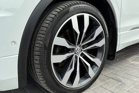 Volkswagen Tiguan R-LINE TECH 2.0TSI [190] 4MOTION DSG 6