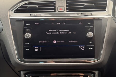 Volkswagen Tiguan R-LINE TECH 2.0TSI [190] 4MOTION DSG 35