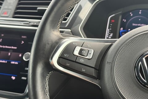 Volkswagen Tiguan R-LINE TECH 2.0TSI [190] 4MOTION DSG 40