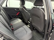 Audi Q2 1.0TFSI [95] SPORT 9