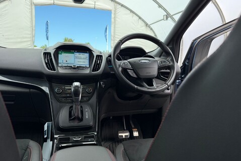 Ford Kuga ST-LINE X TDCI 11