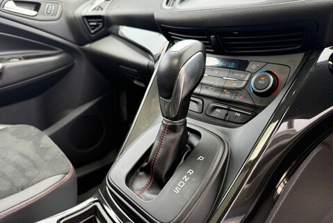 Ford Kuga ST-LINE X TDCI 16