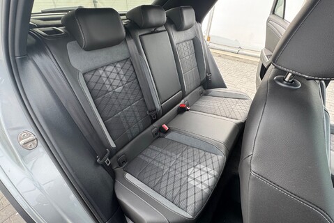 Volkswagen T-Roc R-LINE 1.5 [150] TSI PETROL DSG AUTOMATIC 10