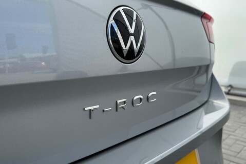 Volkswagen T-Roc R-LINE 1.5 [150] TSI PETROL DSG AUTOMATIC 19