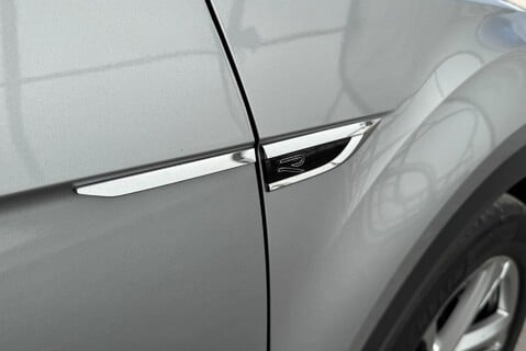 Volkswagen T-Roc R-LINE 2.0 [150] DIESEL TDI MANUAL 8