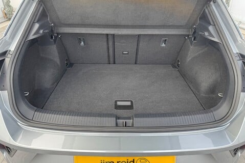 Volkswagen T-Roc R-LINE 2.0 [150] DIESEL TDI MANUAL 21