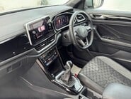 Volkswagen T-Roc R-LINE 2.0 [150] DIESEL TDI MANUAL 22
