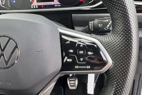 Volkswagen T-Roc R-LINE 2.0 [150] DIESEL TDI MANUAL 25